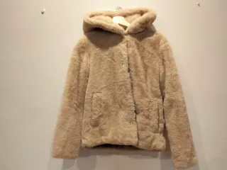 Chaqueta pelo capucha ZARA Lefties crudo Talla S