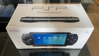 CONSOLA COMPLETA SONY PSP-1004 (FAT) COLOR NEGRO