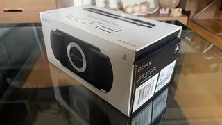 CONSOLA COMPLETA SONY PSP-1004 (FAT) COLOR NEGRO