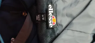 Chandal Ellesse Talla M Azul y negro.