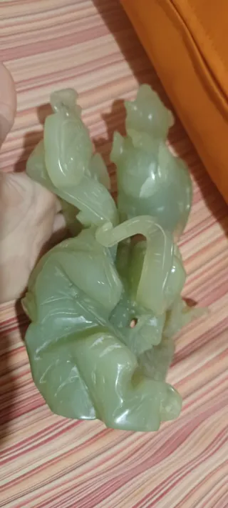 Scultura cinese in giada, portafortuna