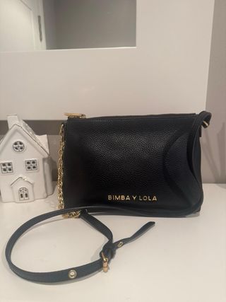 Bolso Bimba y Lola Piel Negro Cadena Dorada