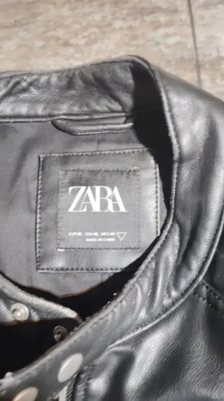 Chaqueta ZARA Negra