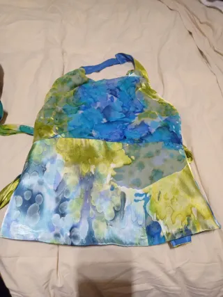 Elegante conjunto corpiño falda larga azul y pañue