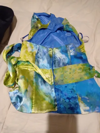 Elegante conjunto corpiño falda larga azul y pañue