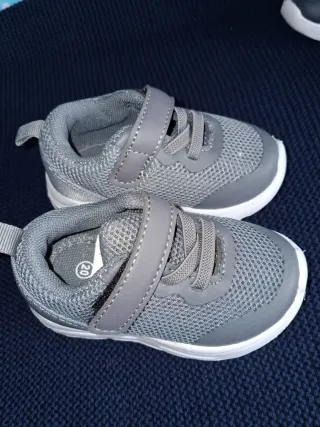Zapatillas deportivas bebé grises