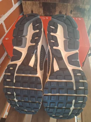 Nike Zoom Vomero 5 HF1553-102