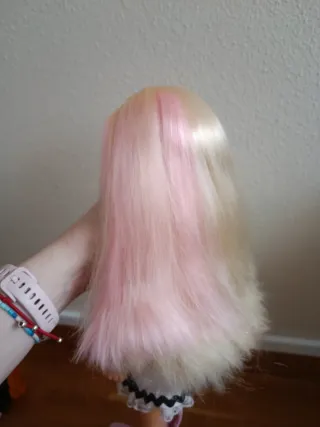 Nancy con 2 disfraces Halloween