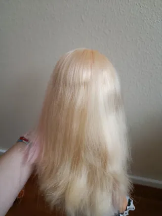 Nancy con 2 disfraces Halloween