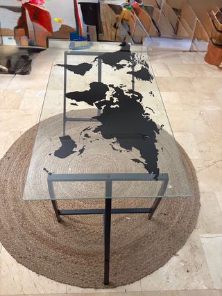 Mesa de cristal mapa mundi