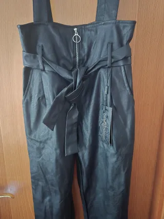 Peto negro efecto piel