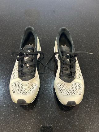 Zapatillas running On Cloud QC