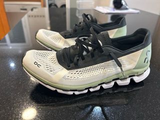 Zapatillas running On Cloud QC