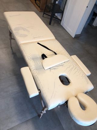 CAMILLA para masajes MOBICLINIC en buen estado .