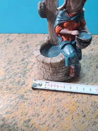 Figura Belén Mujer con Cubo y pozo