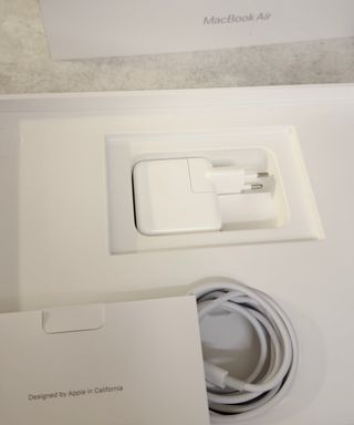 MacBook Air M1 16GB/512GB Plata Como Nuevo