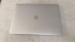MacBook Air M1 16GB/512GB Plata Como Nuevo