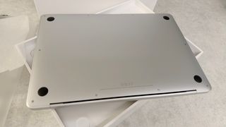 MacBook Air M1 16GB/512GB Plata Como Nuevo