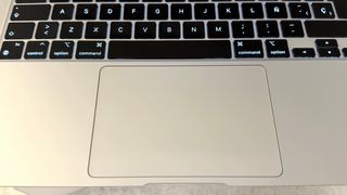 MacBook Air M1 16GB/512GB Plata Como Nuevo