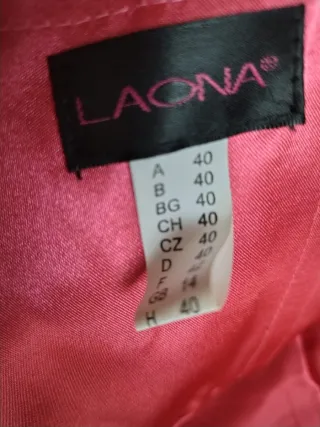 Vestido de fiesta fucsia con pedrería