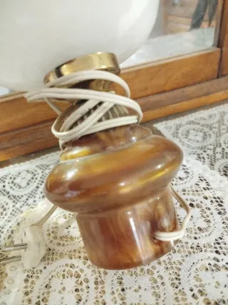 Lámpara de mesa antigua