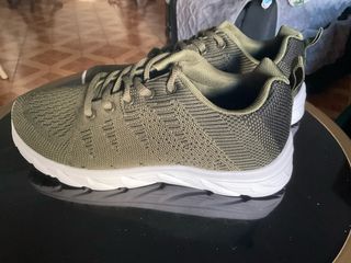 Deportivos verdes sin estrenar Talla 38