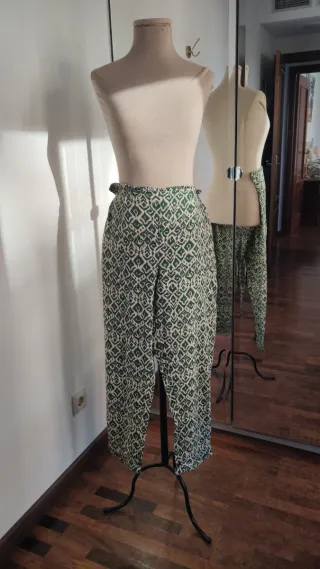 Conjunto de dos pantalones con un bonito estampado