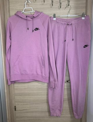 Conjunto chándal Nike mujer lila