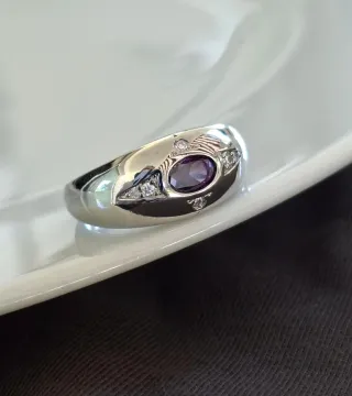 Anillo Plata Ley Gema morada y circonitas.