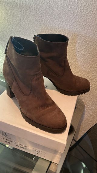 Botines de piel marrón talla 39