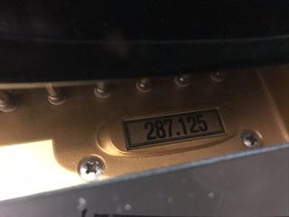 PIANO SCHIMMEL DE MEDIA COLA – NEGRO