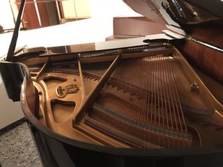 PIANO SCHIMMEL DE MEDIA COLA – NEGRO