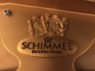 PIANO SCHIMMEL DE MEDIA COLA – NEGRO