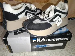 Zapatillas Mujer Negras y Blancas