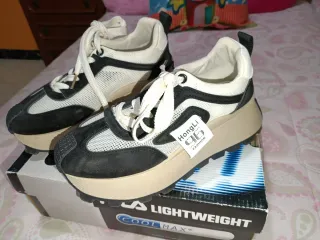 Zapatillas Mujer Negras y Blancas