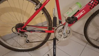 Bicicleta BTT BASIC Roja con casco y bomba