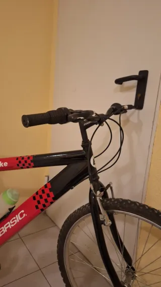 Bicicleta BTT BASIC Roja con casco y bomba