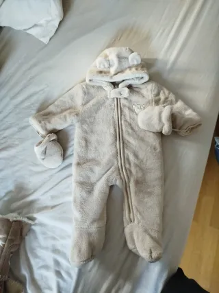 Mono invierno bebé peluche con capucha 3 meses