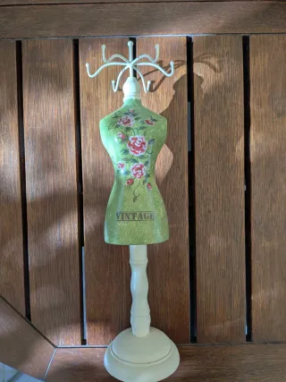 Expositor joyero maniquí vintage