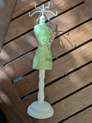 Expositor joyero maniquí vintage