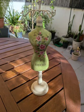 Expositor joyero maniquí vintage