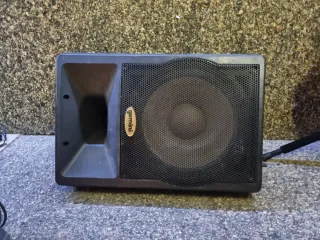 PA autoamplificada Gemini. Altavoz de 15 pulgadas.