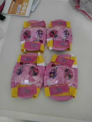 Patines niña rosa con casco, rodilleras y coderas