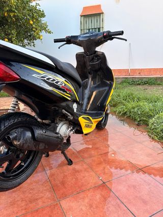 Yamaha Jog RR Negra y Amarilla