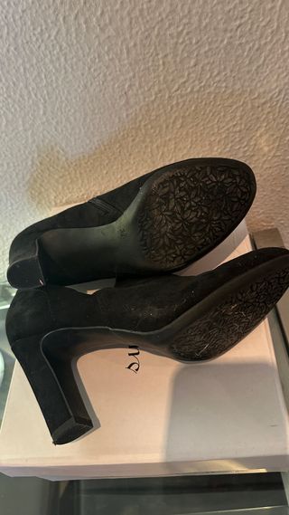 Botines negros de piel talla 38