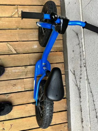 Bicicleta sin pedales Specialized Hotwalk Azul