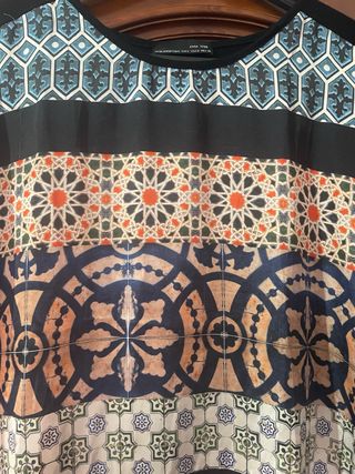 Camiseta Zara Talla S Estampado Geométrico