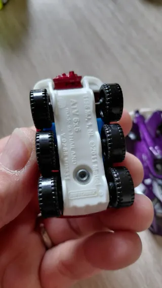 Lote de 10 coches de juguete variados