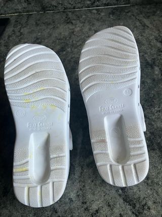 Zuecos flotantes para trabajo