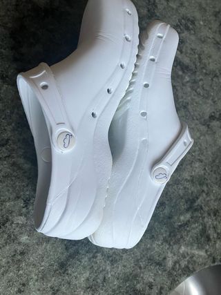 Zuecos flotantes para trabajo